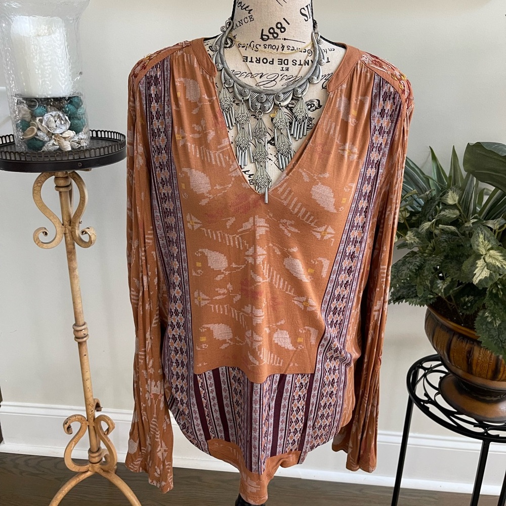 Lucky Brand Brown Aztec type style blouse in Medium gently worn